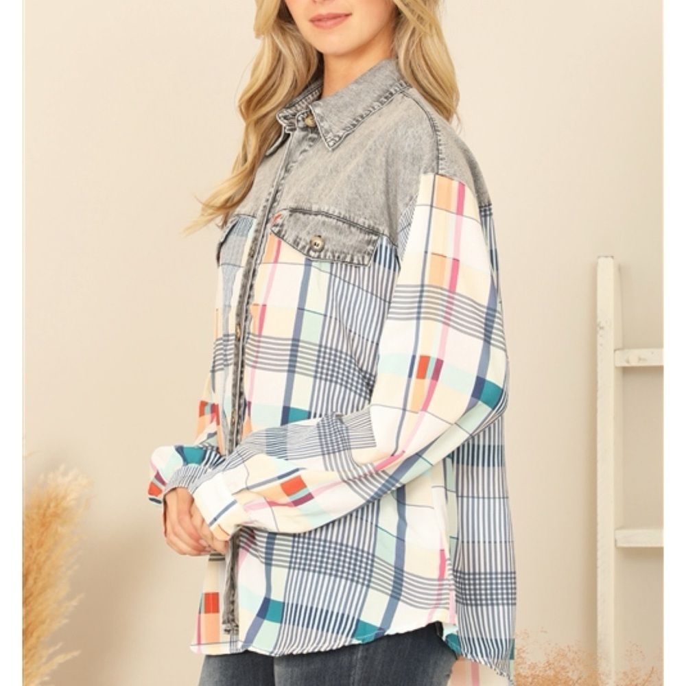 LAST CHANCE! DENIM GREY COMBO LONG SLEEVE PLAID LIGHTWEIGHT TOP/SHACKET! - Picture 2 of 5